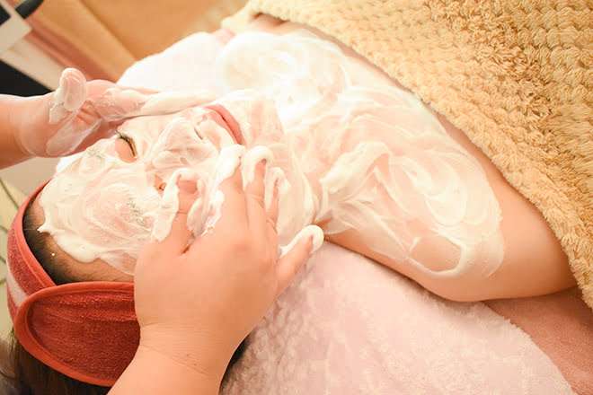 フェイスマッサージ